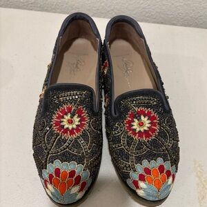 Donald Pliner Lisa Signature Pesach Size 6 Beaded Embroidered Loafers